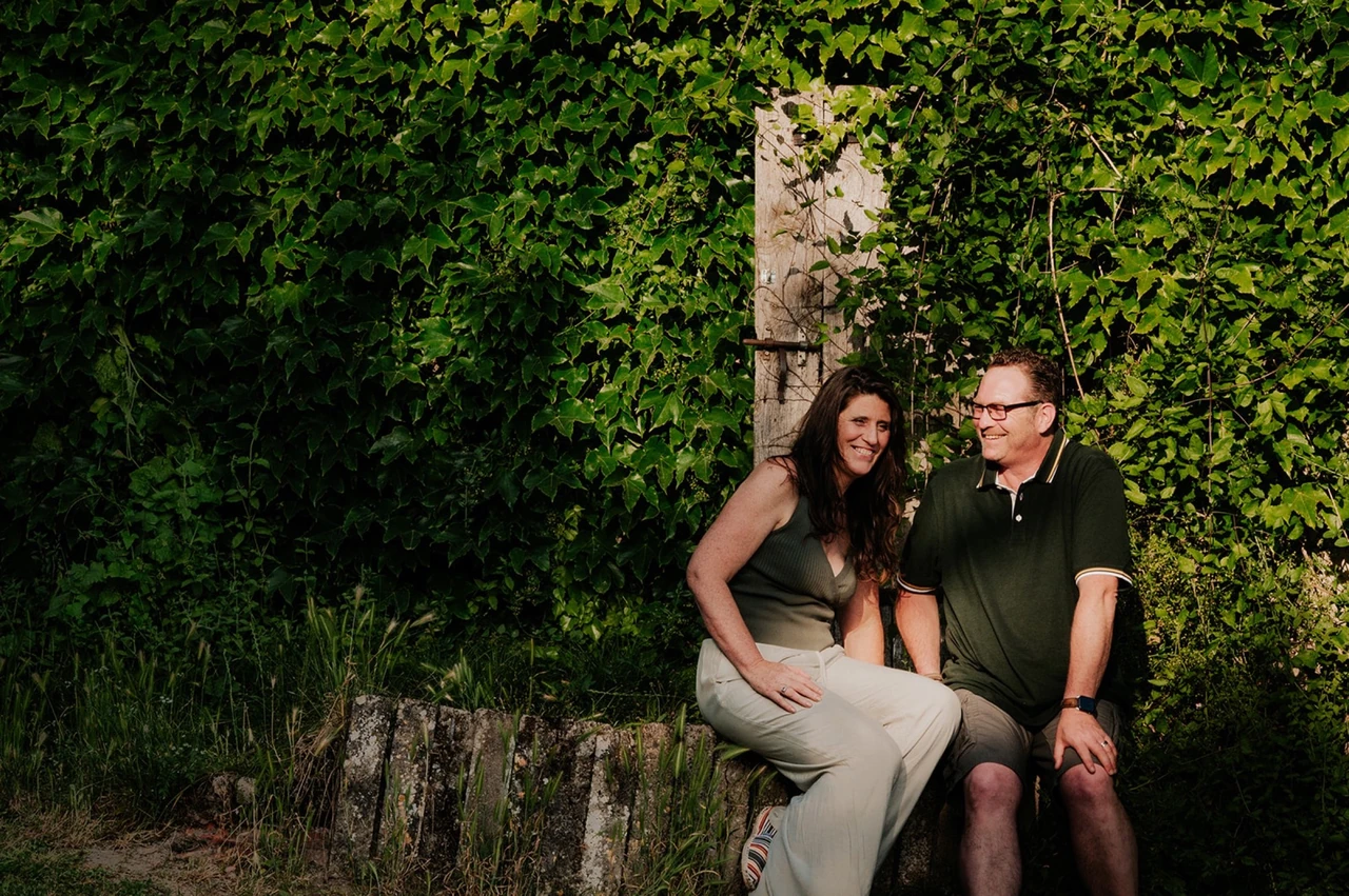 Michaela en Peter samen in de tuin van La Bastide