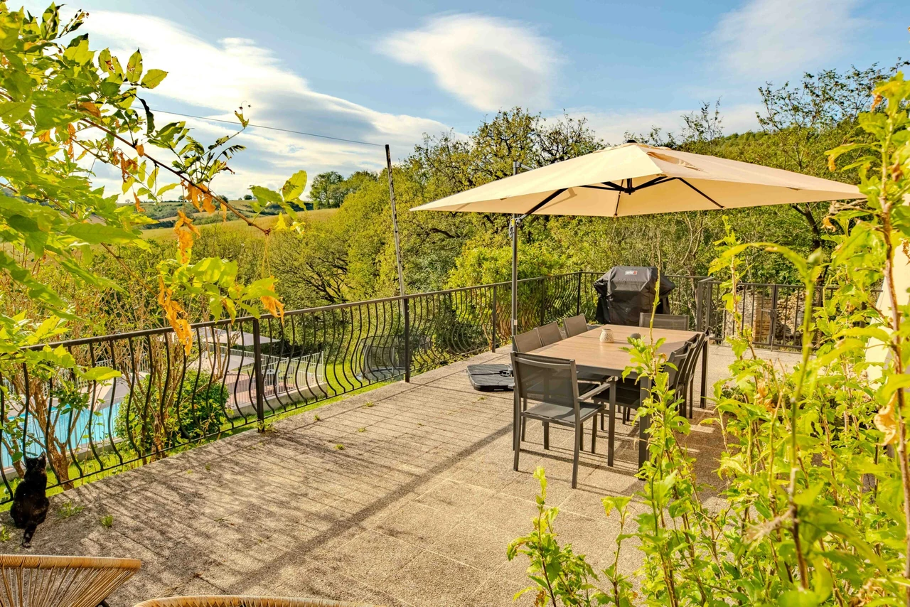 La Ferme – Gartenterrasse mit Grill